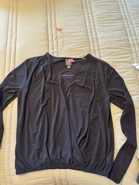 Worthington Black V-Neck Pleated Blouse